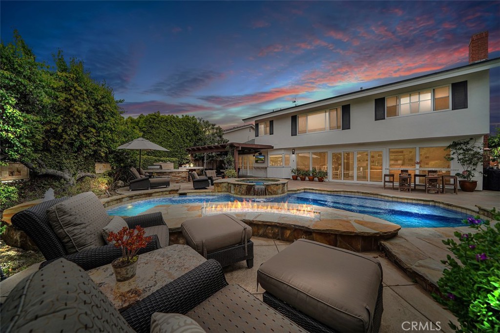 6 Twin Lakes Circle Circle, Corona Del Mar, CA 92625 — MLS #OC21074492 — photo 15 of 58