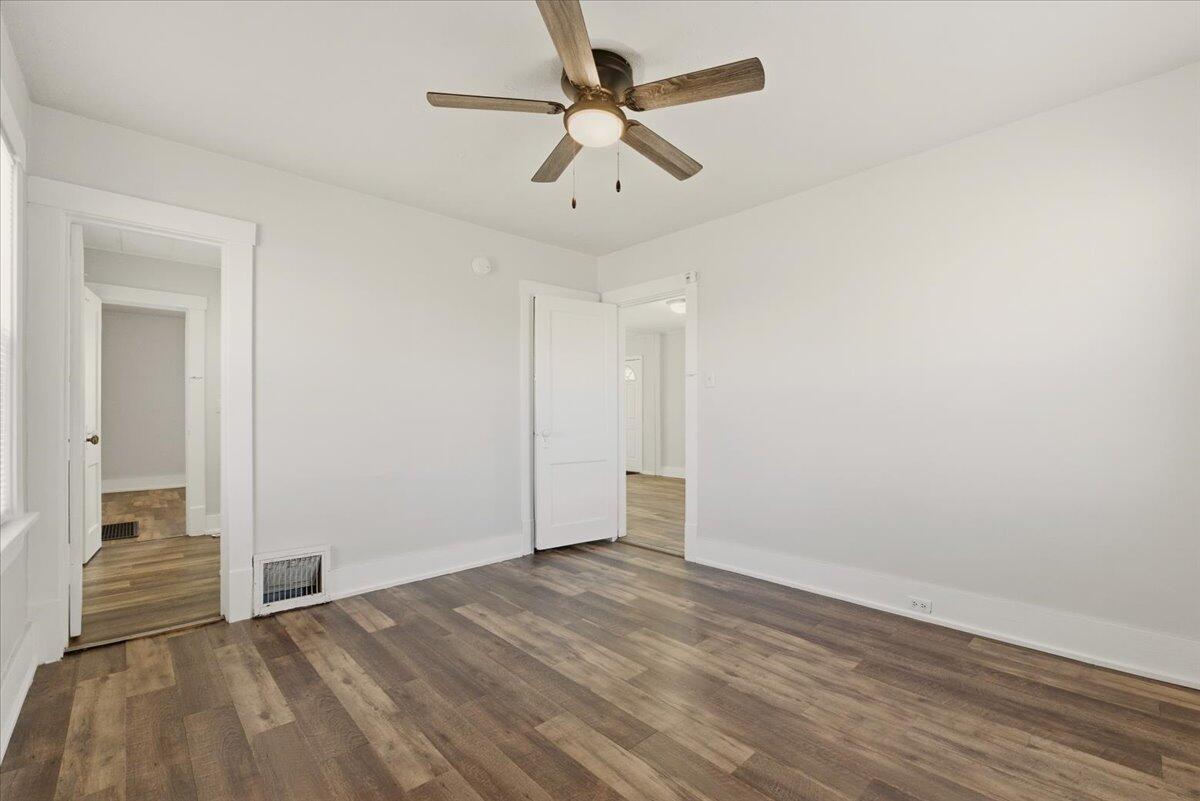 1528 Avenue B, Council Bluffs, IA 51501 — MLS #26-236 — photo 17 of 22