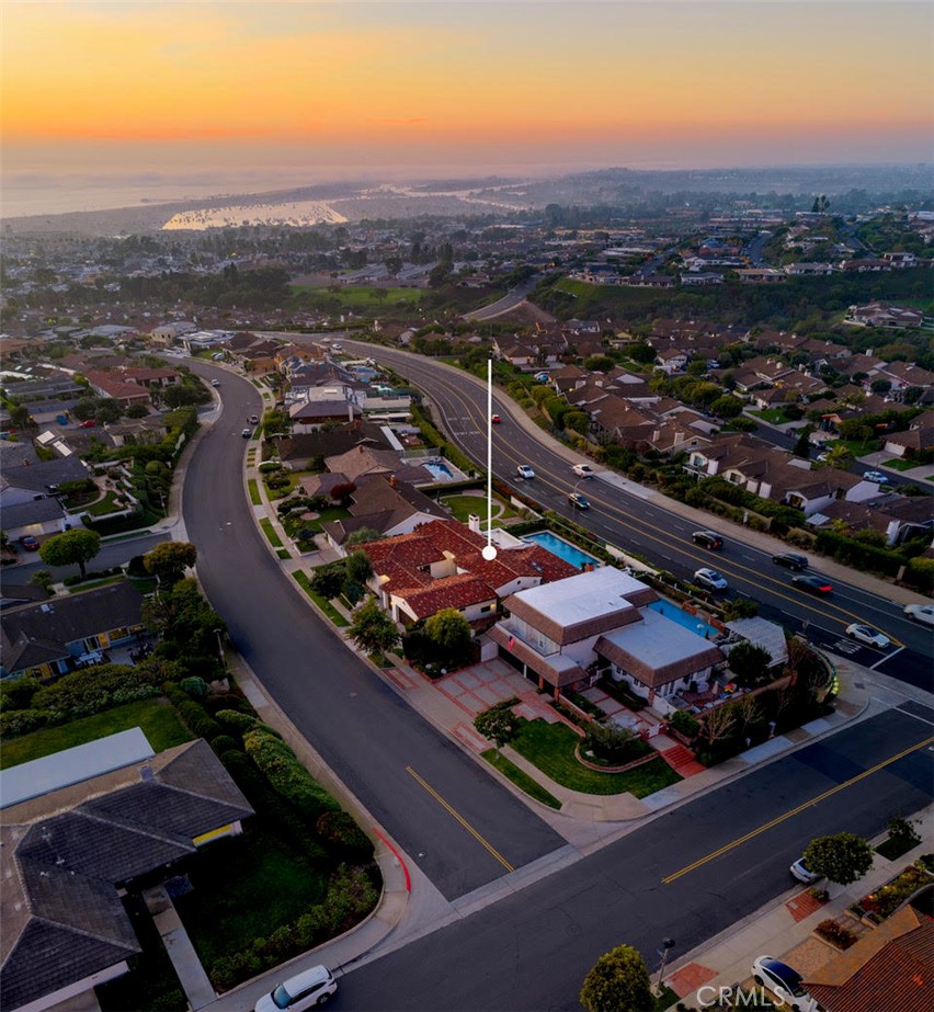 1033 Tiller, Corona Del Mar, CA 92625 — MLS #NP25278283 — photo 11 of 44