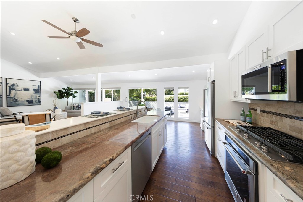 2102 Vista Entrada, Newport Beach, CA 92660 — MLS #NP26091602 — photo 11 of 32