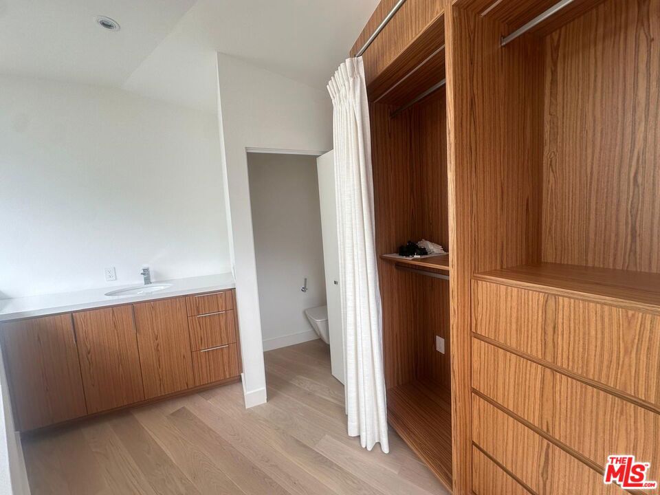 340 Indiana Ave, Venice, CA 90291 — MLS #26668013 — photo 18 of 20