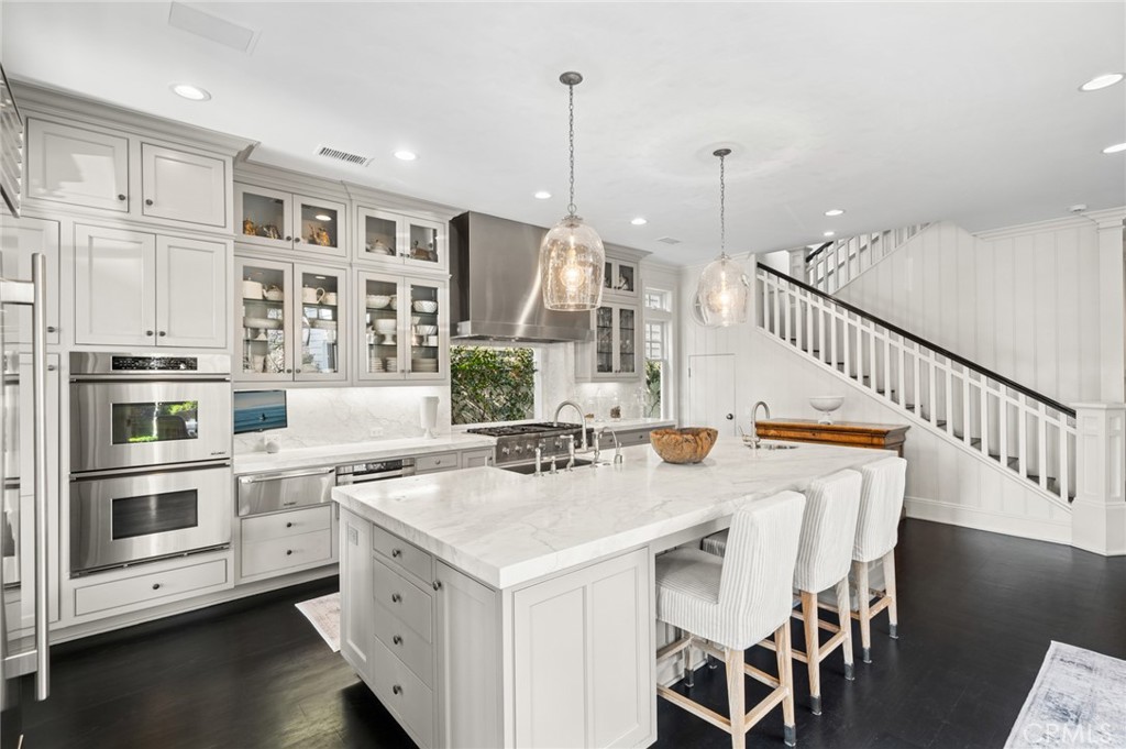 2601 Bayshore Drive, Newport Beach, CA 92663 — MLS #NP26015410 — photo 11 of 45