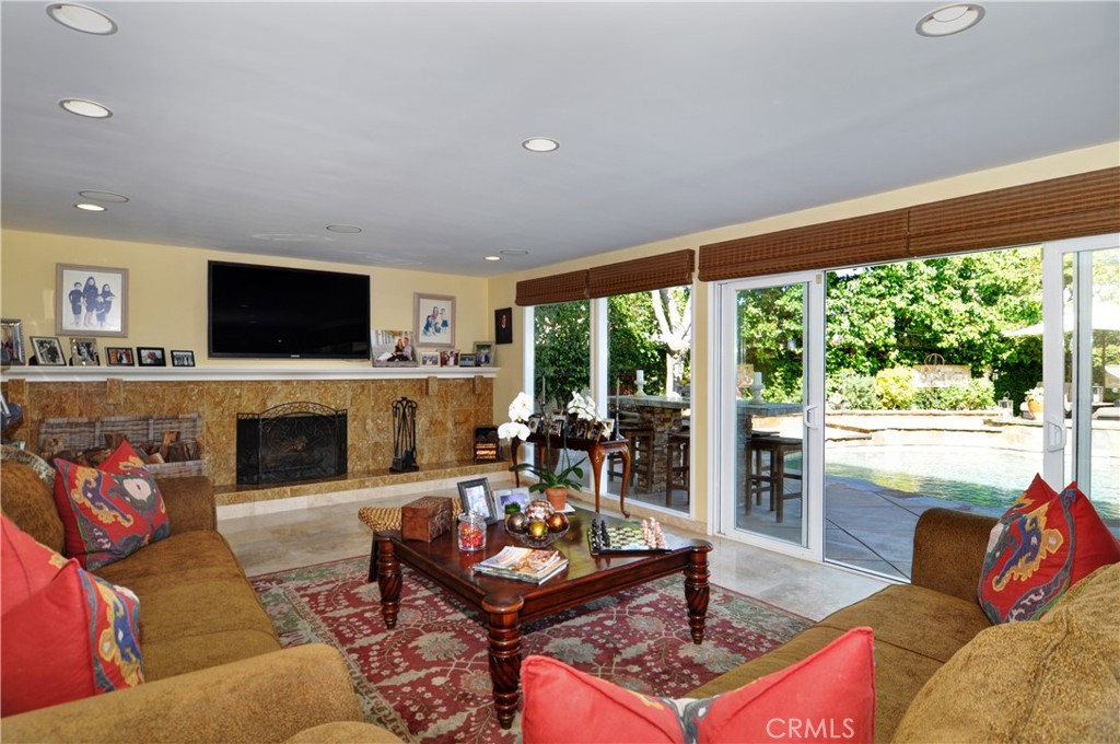 6 Twin Lakes Circle Circle, Corona Del Mar, CA 92625 — MLS #OC21074492 — photo 40 of 58