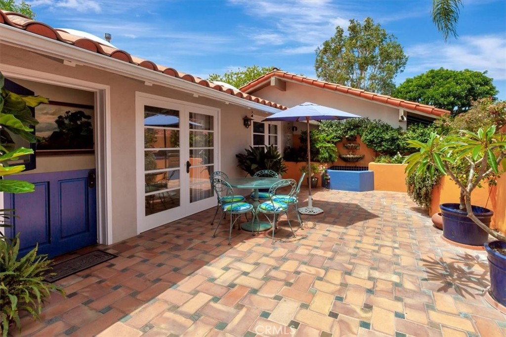537 Vista Grande, Newport Beach, CA 92660 — MLS #NP26137040 — photo 4 of 39