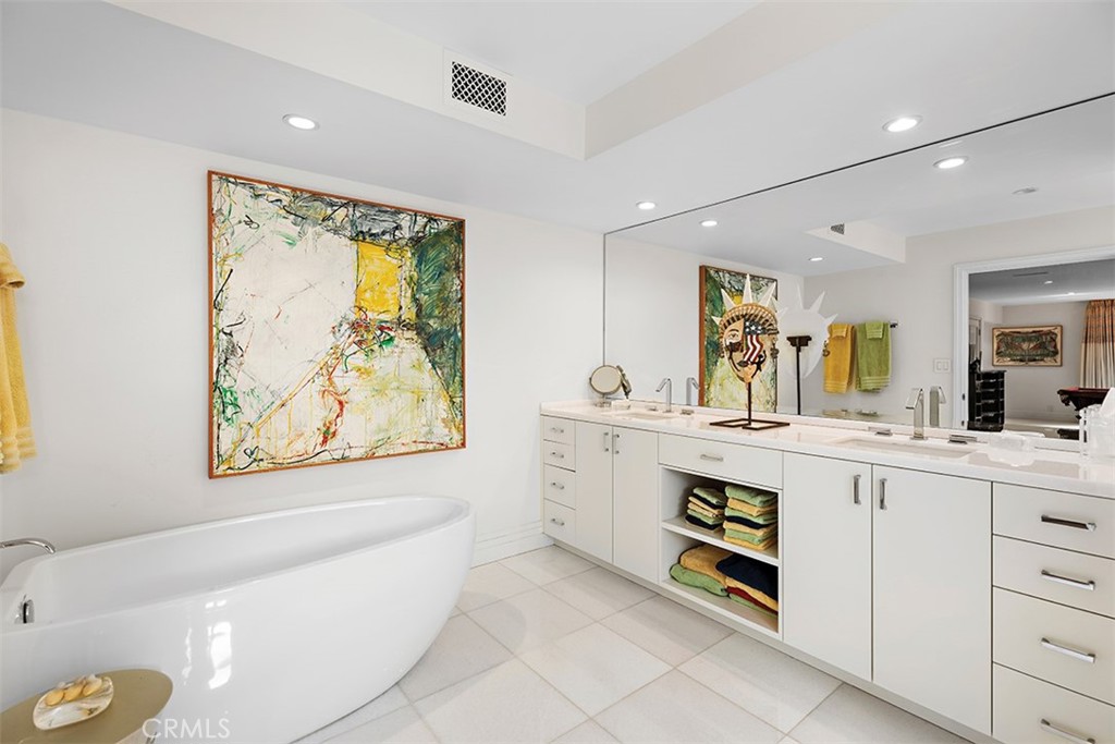 14 Rue Grand Ducal, Newport Beach, CA 92660 — MLS #NP26093740 — photo 35 of 63