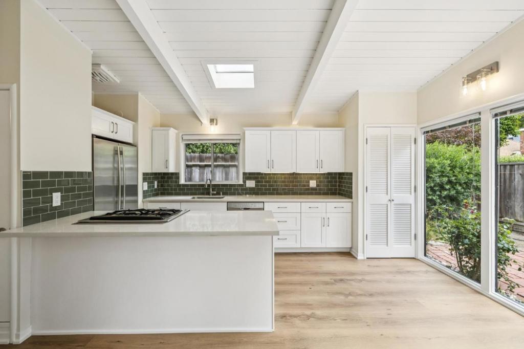 15451565 Stanford Avenue, Palo Alto, CA 94306 — MLS #ML82047211 — photo 22 of 46
