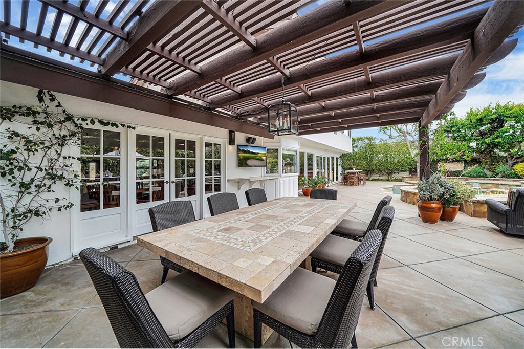 6 Twin Lakes Circle Circle, Corona Del Mar, CA 92625 — MLS #OC21074492 — photo 19 of 58