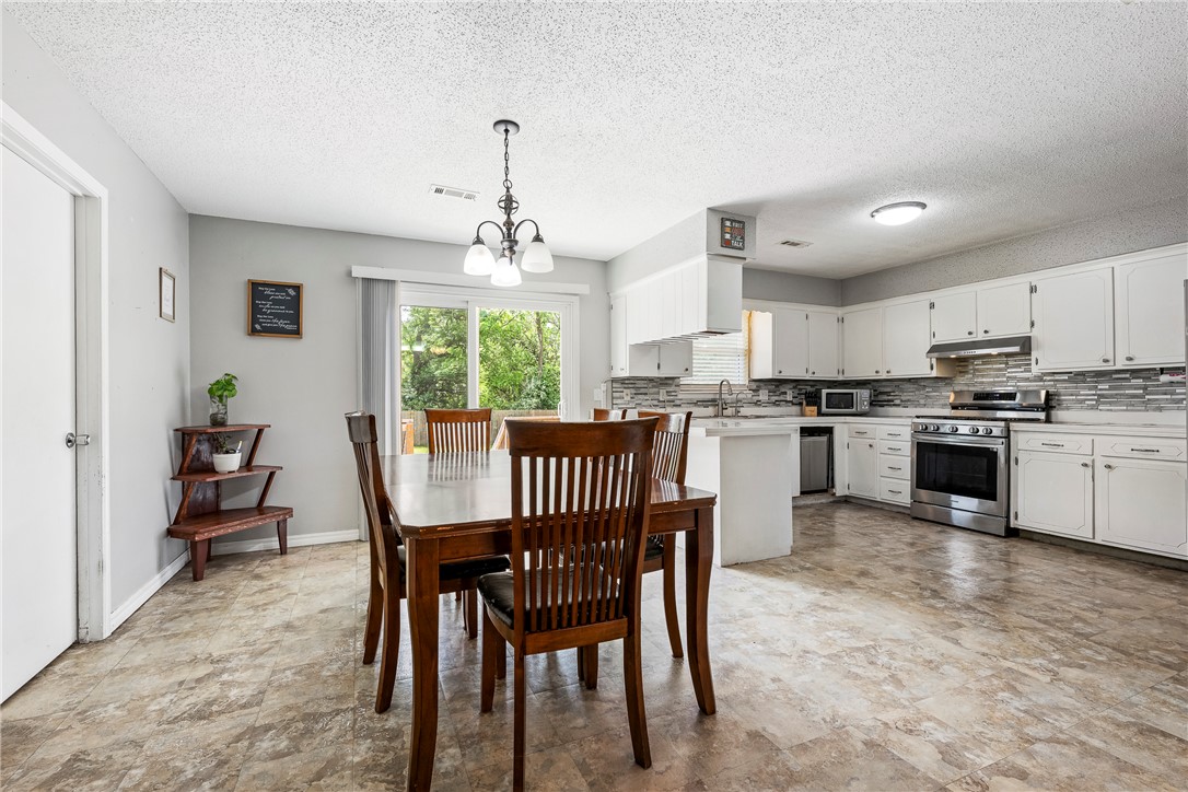 1004 SE 10th Street, Bentonville, AR 72712 — MLS #1343774 — photo 8 of 20