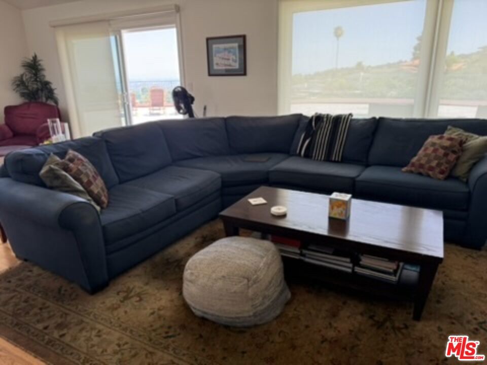 27138 E Diamondhead Lane, Rancho Palos Verdes, CA 90275 — MLS #26829357 — photo 3 of 26