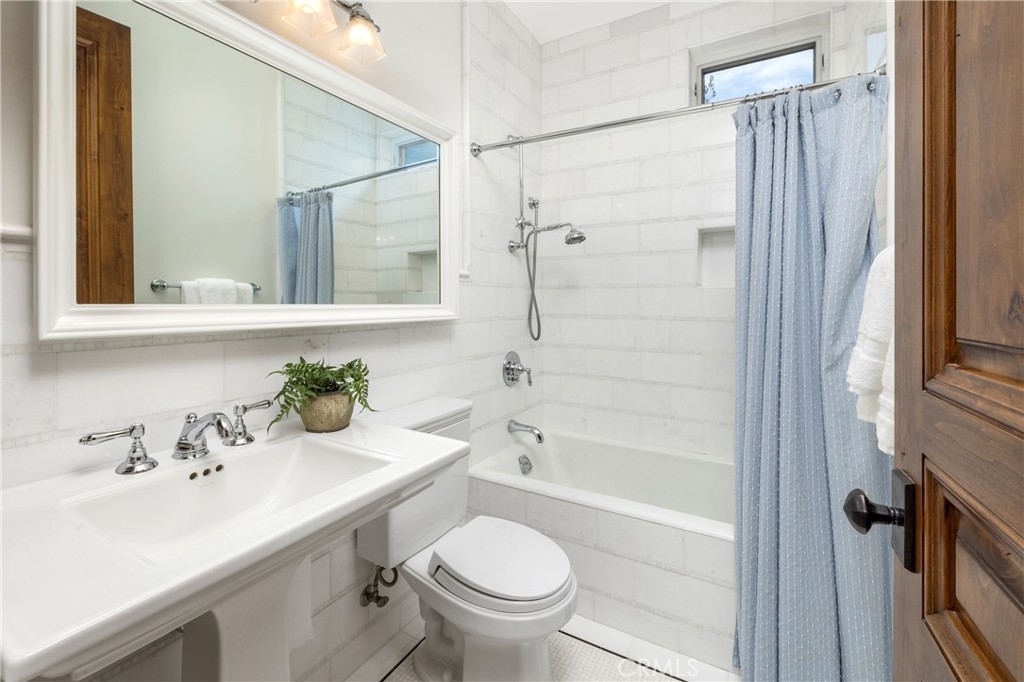 1033 Tiller, Corona Del Mar, CA 92625 — MLS #NP25278283 — photo 25 of 44