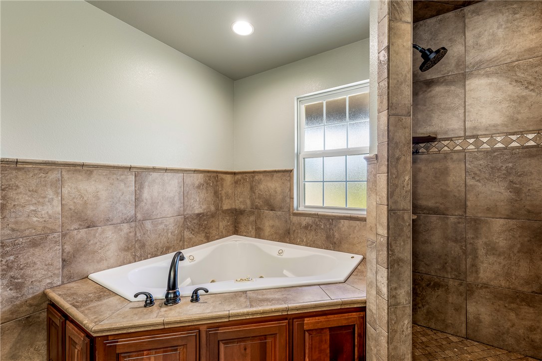 17874 Railroad Cut Road, Rogers, AR 72756 — MLS #1346916 — photo 13 of 59