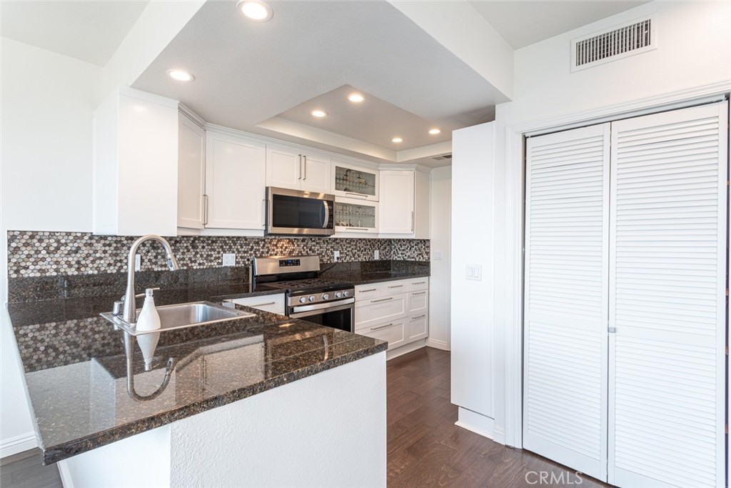 33422 Valley View Court Unit 5, Dana Point, CA 92629 — MLS #OC26109934 — photo 6 of 30