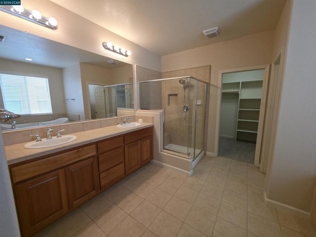 8625 Livingston Way, Discovery Bay, CA 94505-2669 — MLS #41128922 — photo 18 of 31