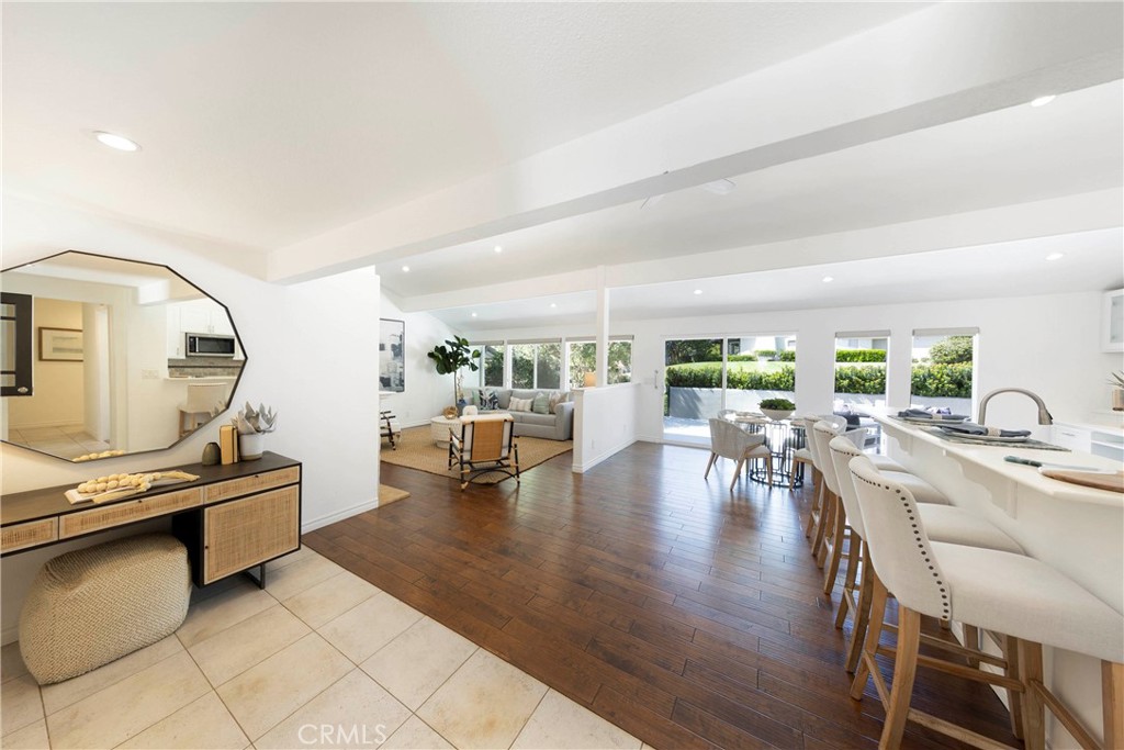 2102 Vista Entrada, Newport Beach, CA 92660 — MLS #NP26091602 — Main listing photo