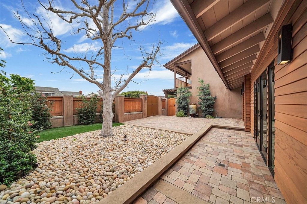 6 Twin Lakes Circle Circle, Corona Del Mar, CA 92625 — MLS #OC21074492 — photo 17 of 58