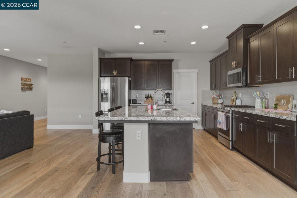 9261 Shearwater Cir, Discovery Bay, CA 94505 — MLS #41132843 — photo 10 of 45