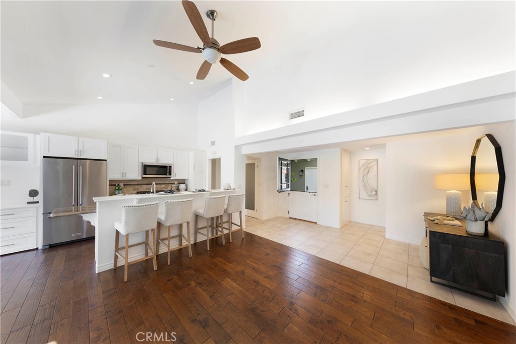 2102 Vista Entrada, Newport Beach, CA 92660 — MLS #NP26091602 — photo 6 of 32