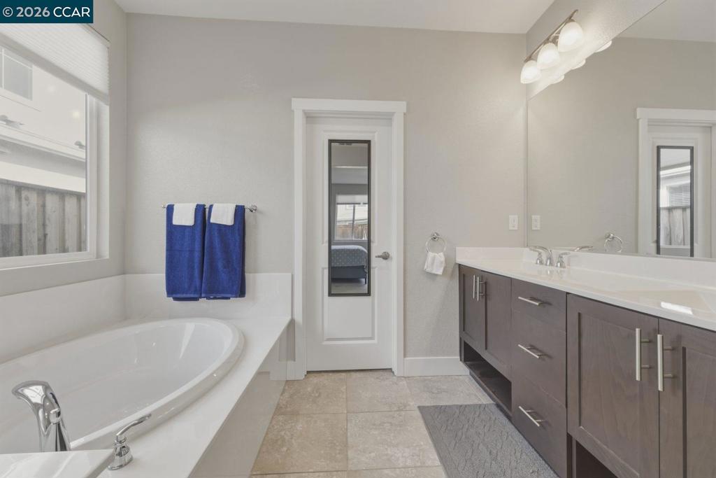 9261 Shearwater Cir, Discovery Bay, CA 94505 — MLS #41132843 — photo 25 of 45