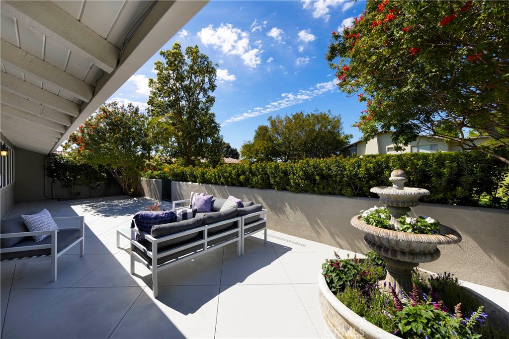 2102 Vista Entrada, Newport Beach, CA 92660 — MLS #NP26091602 — photo 28 of 36