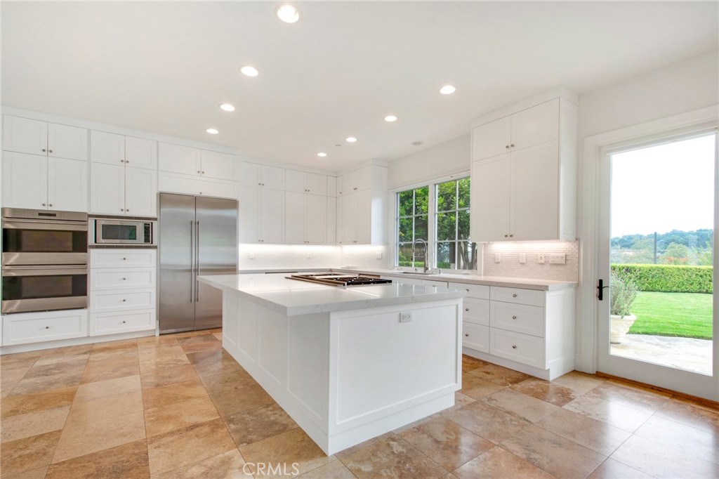 28 Sandy Cv, Newport Coast, CA 92657 — MLS #NP25007485 — photo 10 of 30