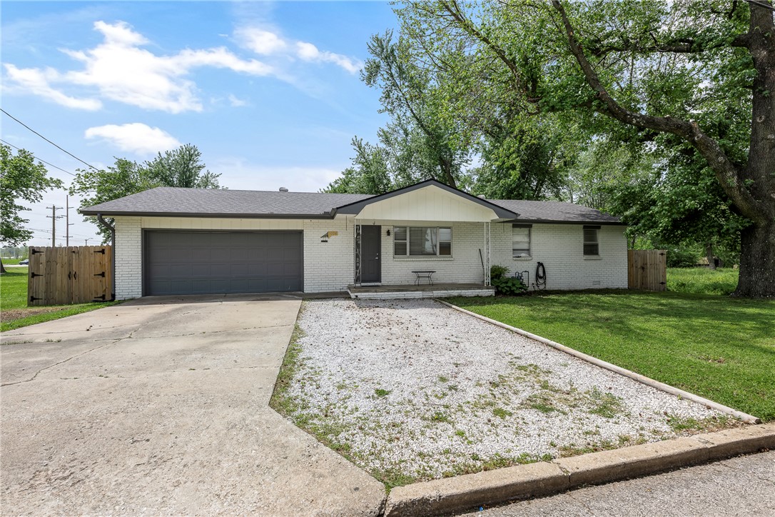 1004 SE 10th Street, Bentonville, AR 72712 — MLS #1343774 — photo 4 of 20