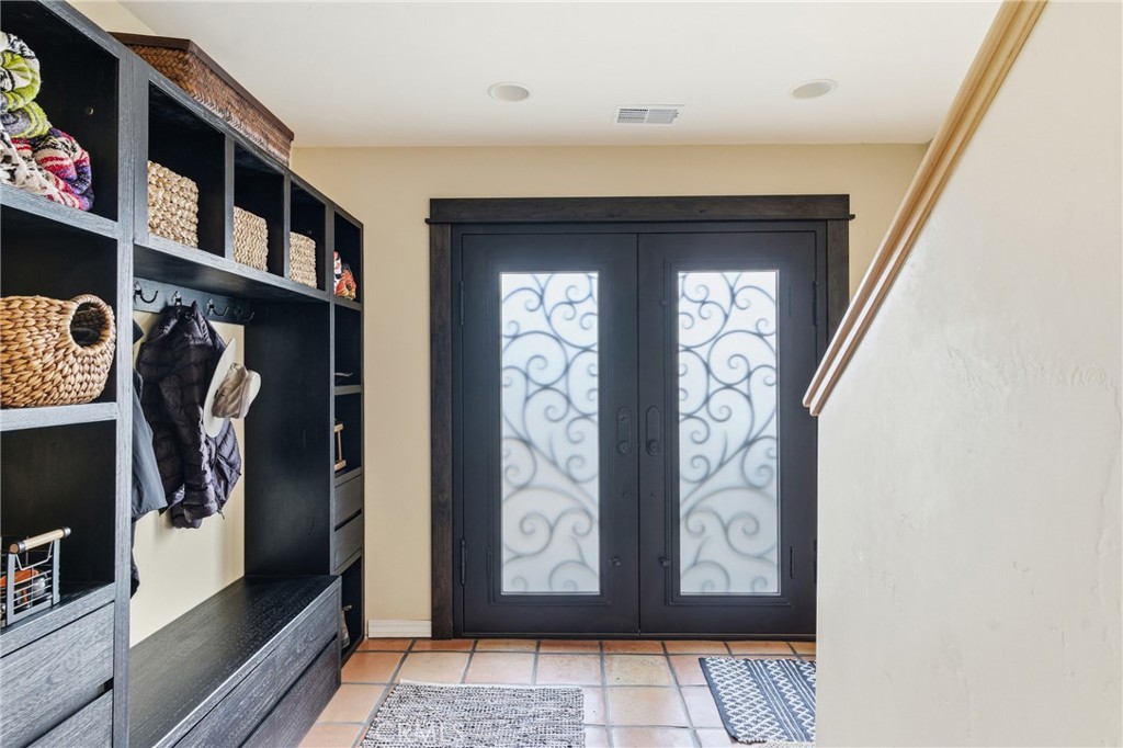 692 Shamrock, Pismo Beach, CA 93449 — MLS #PI26024986 — photo 8 of 75