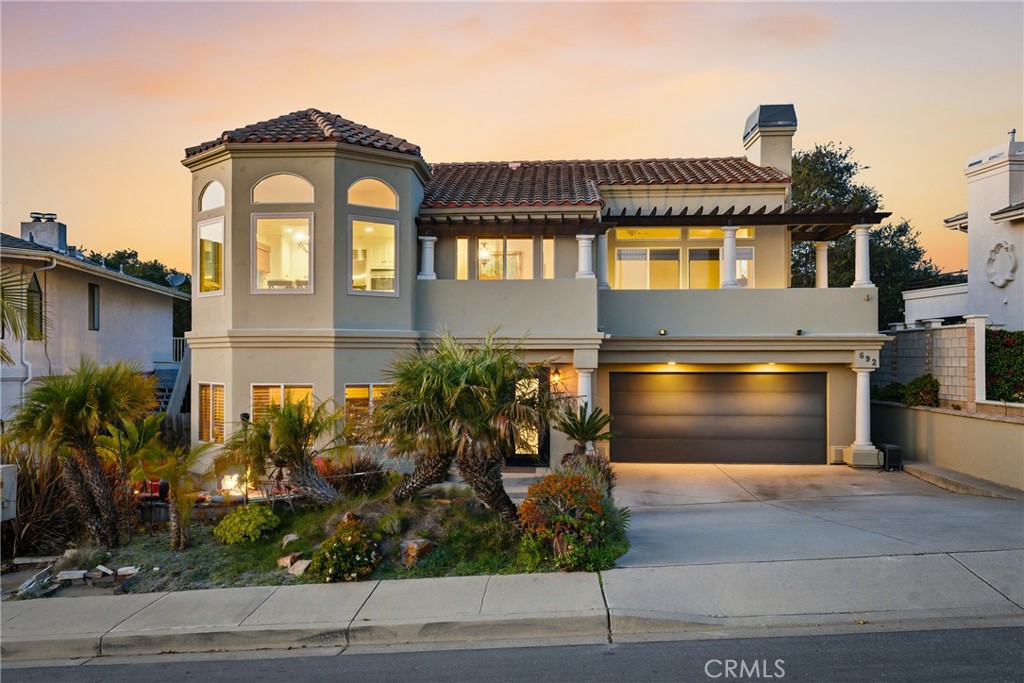 692 Shamrock, Pismo Beach, CA 93449 — MLS #PI26024986 — Main listing photo
