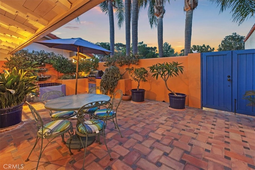 537 Vista Grande, Newport Beach, CA 92660 — MLS #NP26137040 — photo 5 of 39