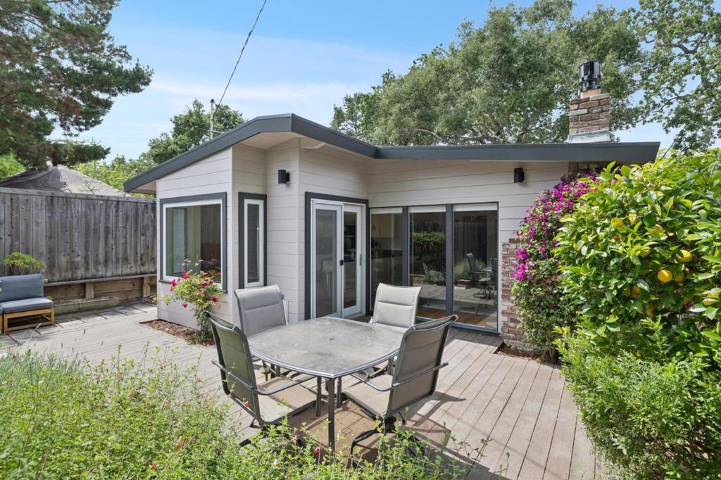 15451565 Stanford Avenue, Palo Alto, CA 94306 — MLS #ML82047211 — photo 35 of 46