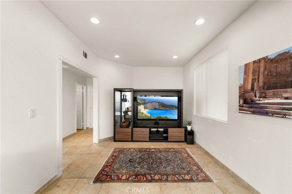 51 La Perla, Lake Forest, CA 92610 — MLS #IG26096357 — photo 17 of 44
