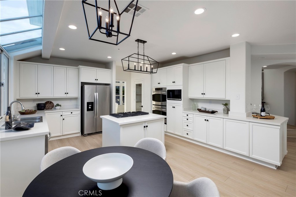 2000 Corte Cardelina, San Clemente, CA 92673 — MLS #OC25272036 — photo 8 of 38