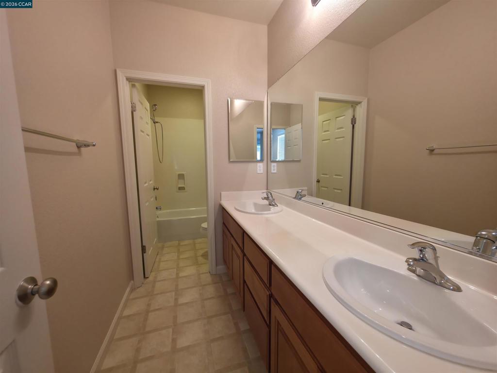 8625 Livingston Way, Discovery Bay, CA 94505-2669 — MLS #41128922 — photo 21 of 31
