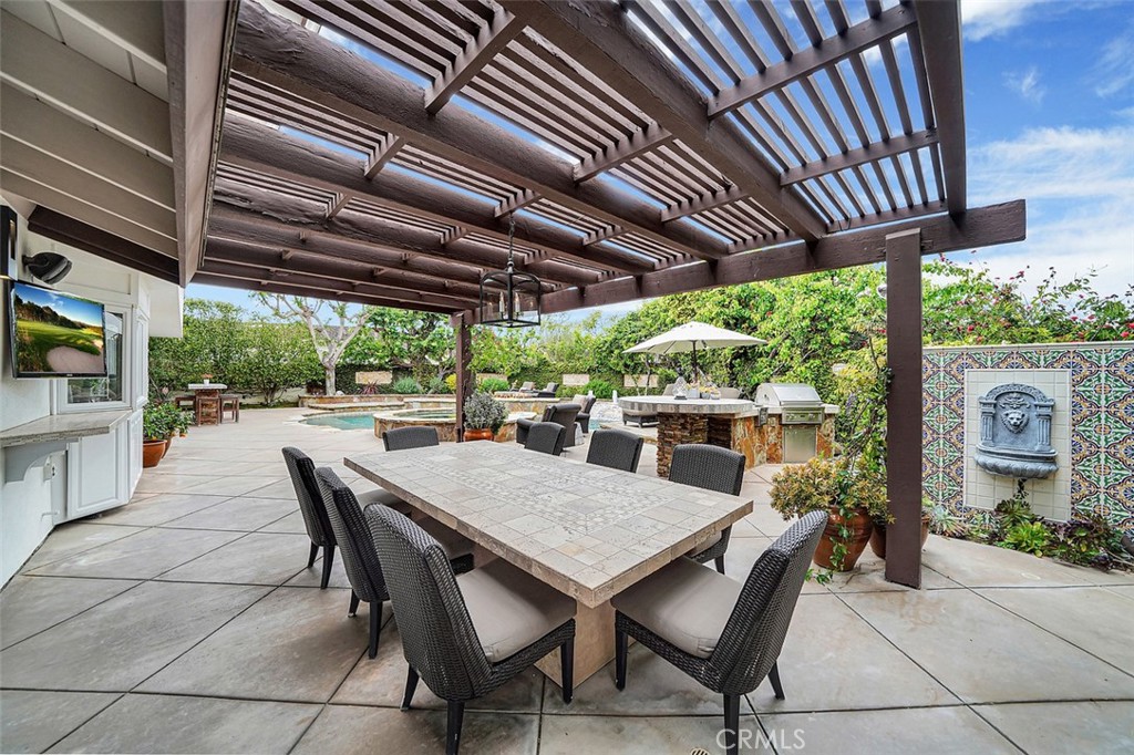 6 Twin Lakes Circle Circle, Corona Del Mar, CA 92625 — MLS #OC21074492 — photo 21 of 58