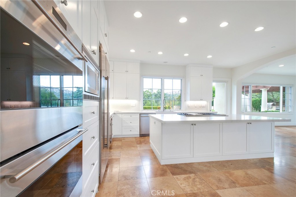 28 Sandy Cv, Newport Coast, CA 92657 — MLS #NP25007485 — photo 12 of 30