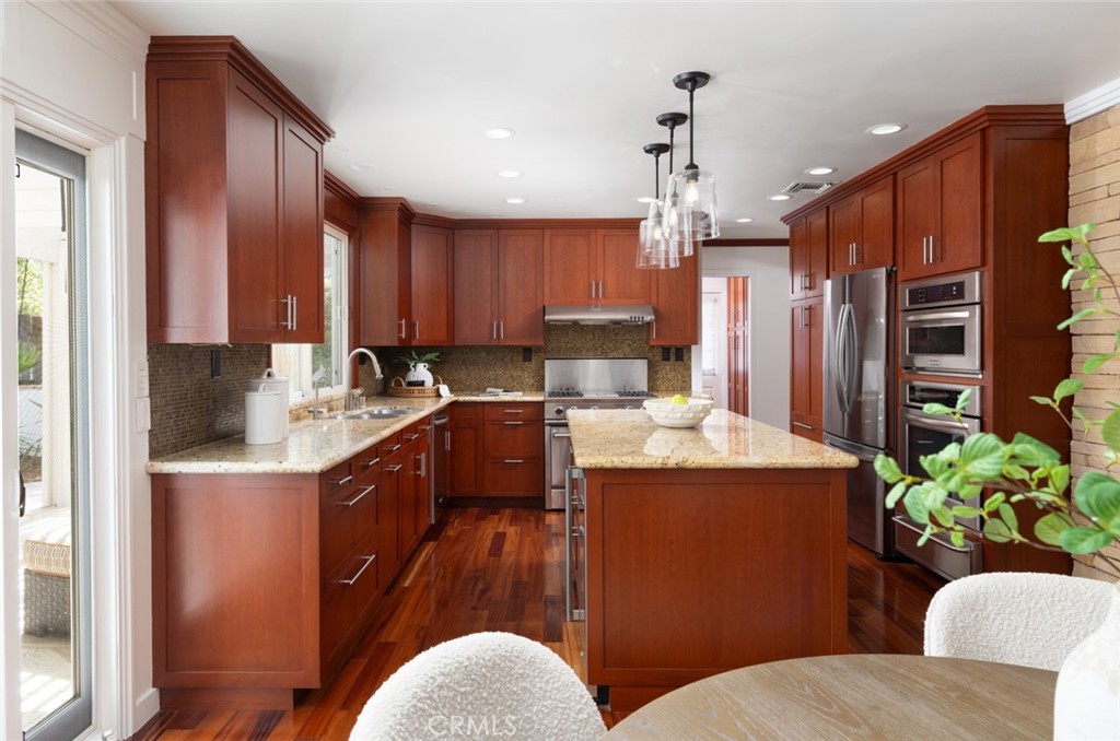 19122 Barrett Lane, North Tustin, CA 92705 — MLS #OC26177415 — photo 12 of 46