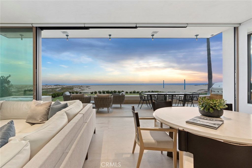2108 E Oceanfront, Newport Beach, CA 92661 — MLS #NP24009705 — photo 6 of 26