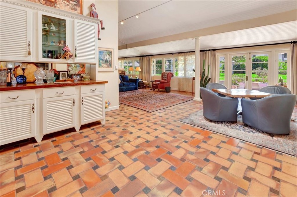 537 Vista Grande, Newport Beach, CA 92660 — MLS #NP26137040 — photo 13 of 39
