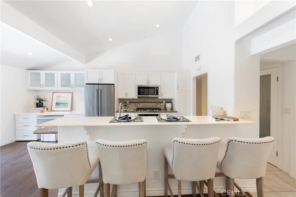 2102 Vista Entrada, Newport Beach, CA 92660 — MLS #NP26091602 — photo 16 of 36