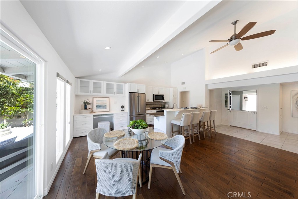 2102 Vista Entrada, Newport Beach, CA 92660 — MLS #NP26091602 — photo 11 of 36