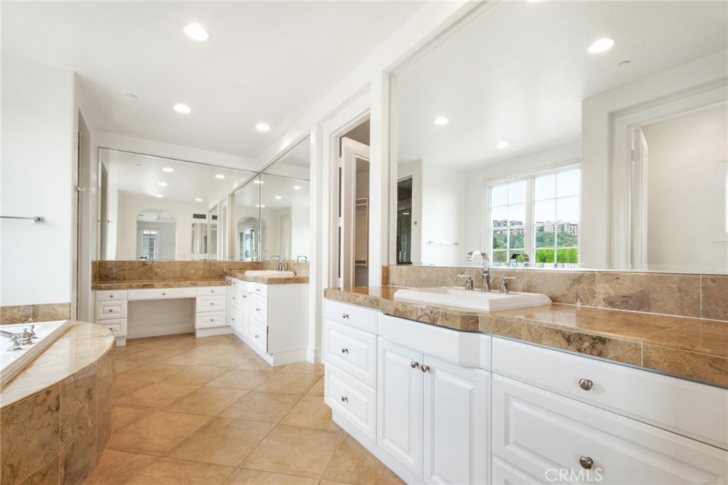 28 Sandy Cv, Newport Coast, CA 92657 — MLS #NP25007485 — photo 22 of 30