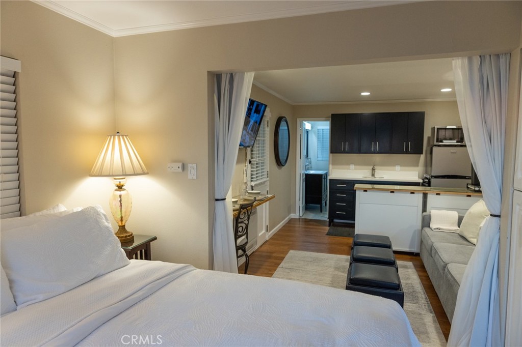 464 Bent Street Unit B, Laguna Beach, CA 92651 — MLS #LG26042035 — photo 12 of 37