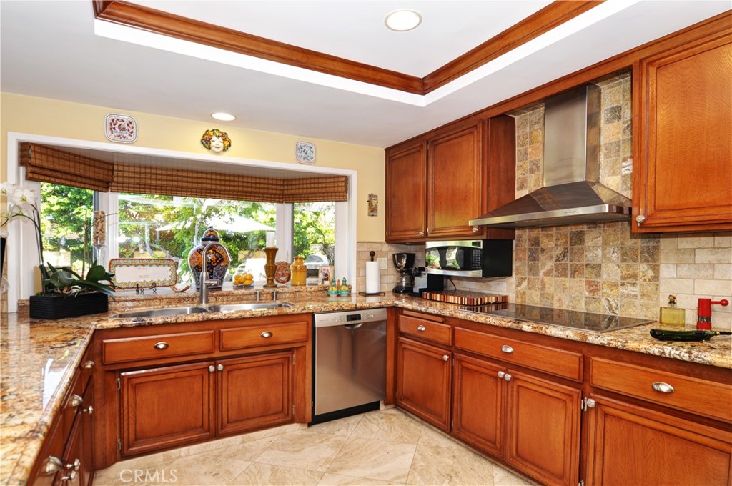 6 Twin Lakes Circle Circle, Corona Del Mar, CA 92625 — MLS #OC21074492 — photo 36 of 58