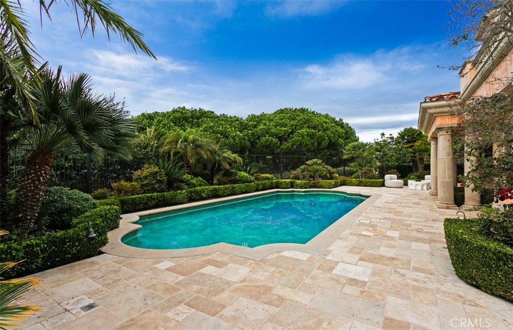 11 Shoreview, Newport Coast, CA 92657 — MLS #OC25265825 — photo 28 of 71