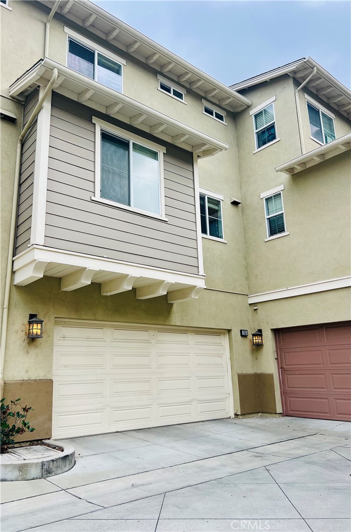 350 Flyers, Tustin, CA 92782 — MLS #OC26097091 — Main listing photo