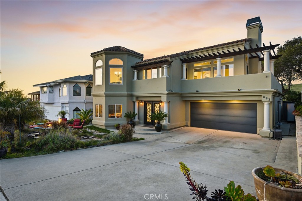 692 Shamrock, Pismo Beach, CA 93449 — MLS #PI26024986 — photo 2 of 75