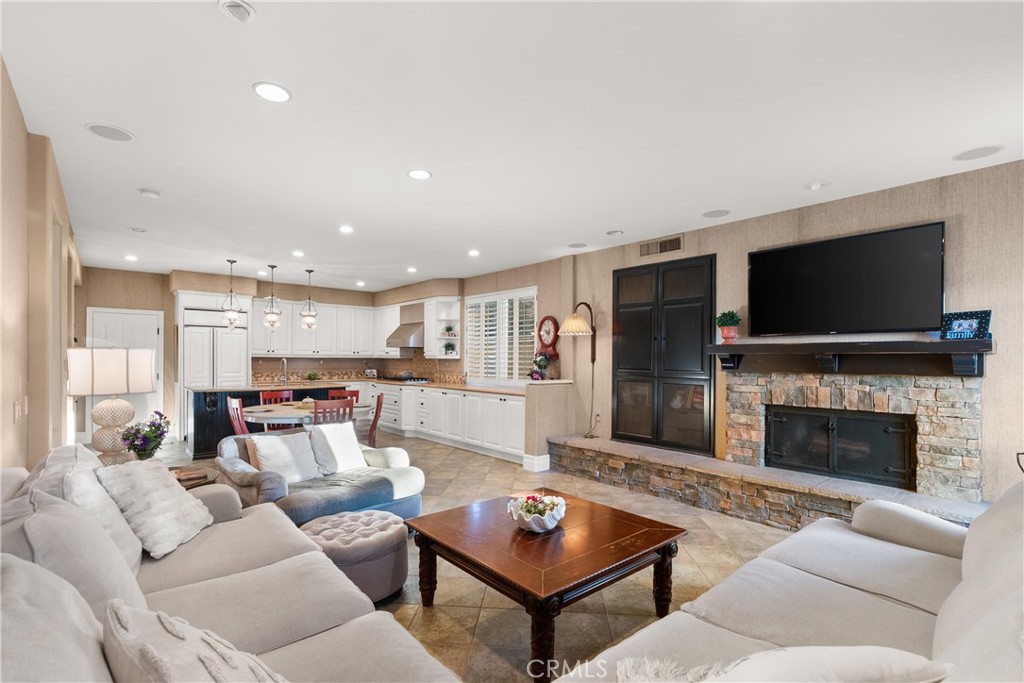 72 Victoria, Newport Beach, CA 92660 — MLS #NP26035773 — photo 14 of 29