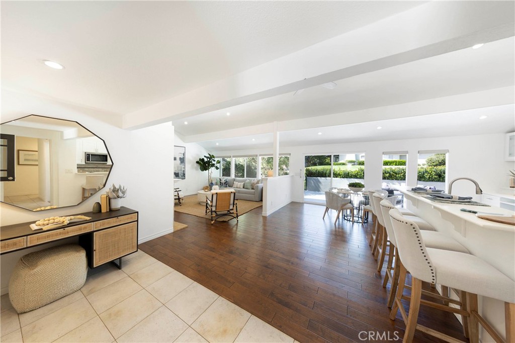 2102 Vista Entrada, Newport Beach, CA 92660 — MLS #NP26091602 — photo 5 of 36