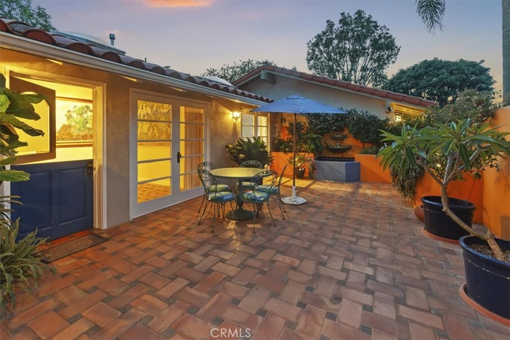 537 Vista Grande, Newport Beach, CA 92660 — MLS #NP26137040 — photo 3 of 39
