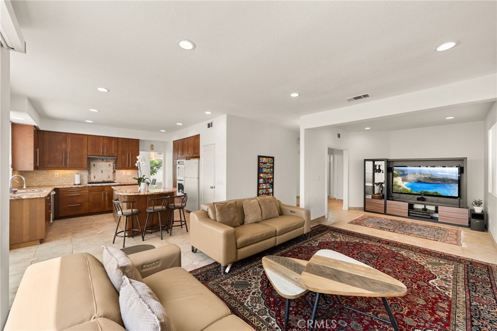 51 La Perla, Lake Forest, CA 92610 — MLS #IG26096357 — photo 13 of 44