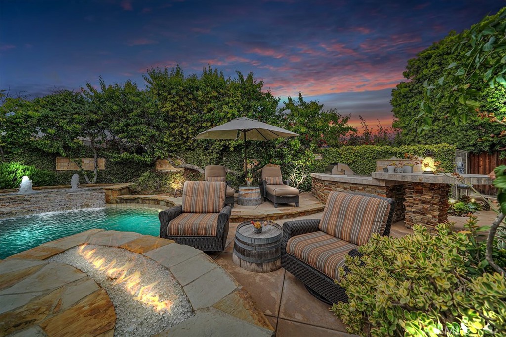 6 Twin Lakes Circle Circle, Corona Del Mar, CA 92625 — MLS #OC21074492 — photo 12 of 58